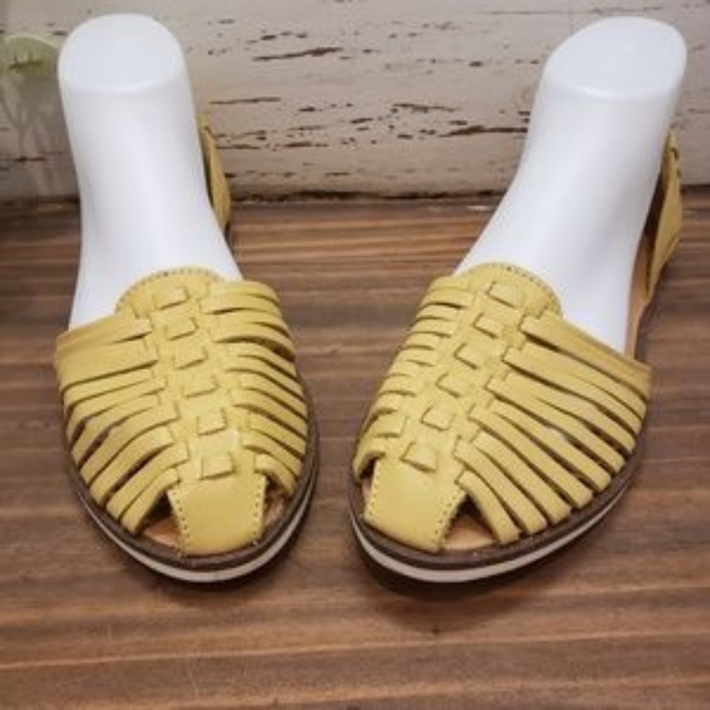 Steve Madden Hillarie Leather Flats Size 8 (fit 7)